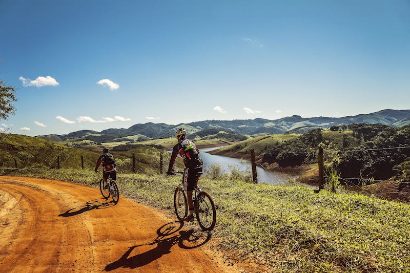 Cycliste en séjour Synergie Loisirs tourisme